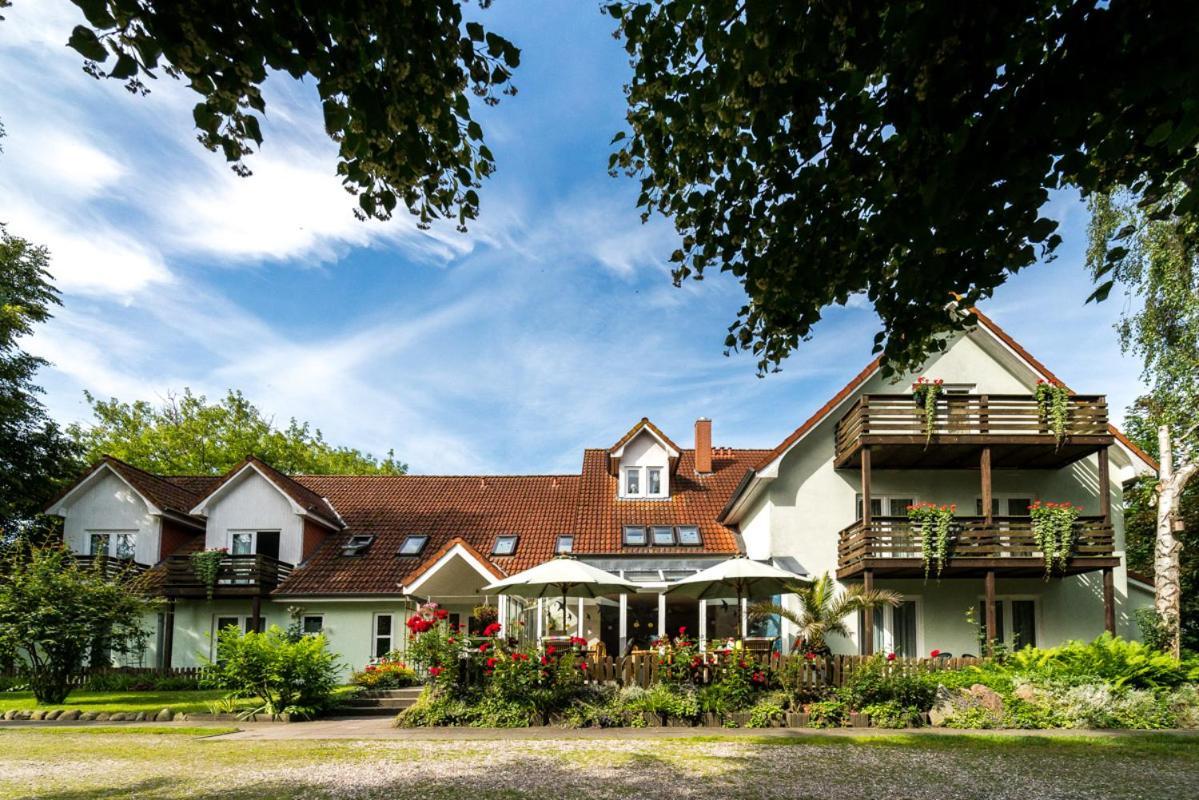 Hotel-Pension Lindenhof Tarnewitz Exterior foto